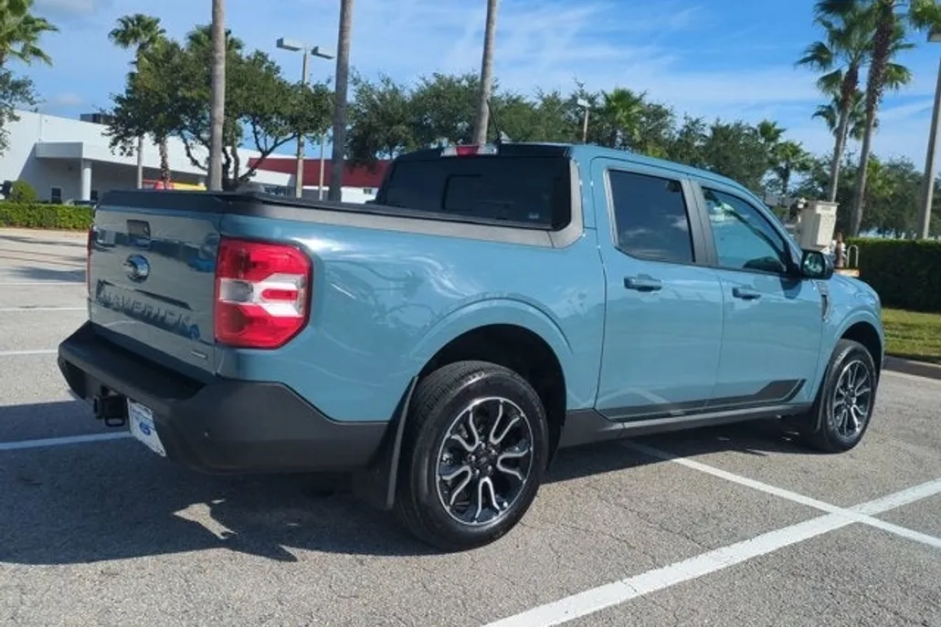 2022 Ford Maverick Lariat photo 1