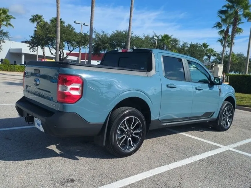 2022 Ford Maverick Lariat photo 1