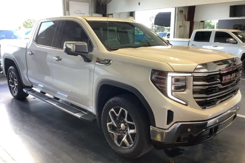2023 Gmc Sierra 1500 SLT photo 1