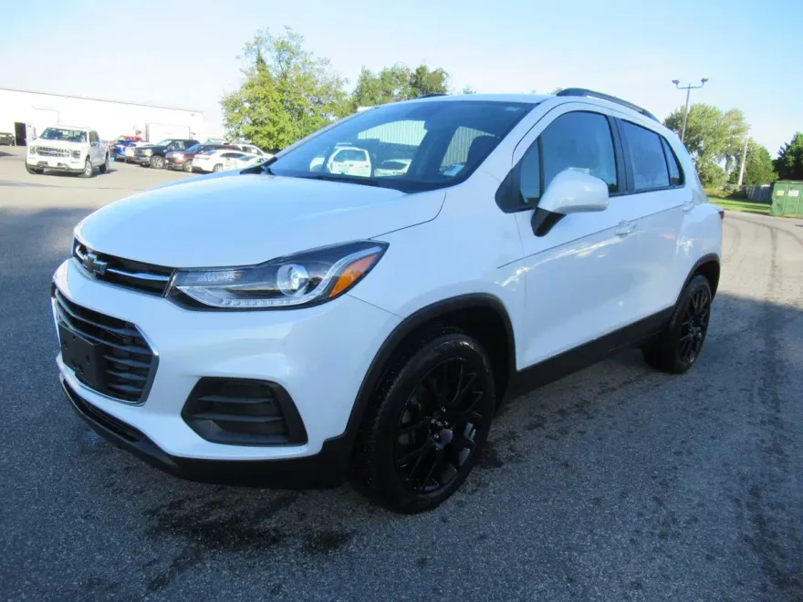 2022 Chevrolet Trax LT photo 1