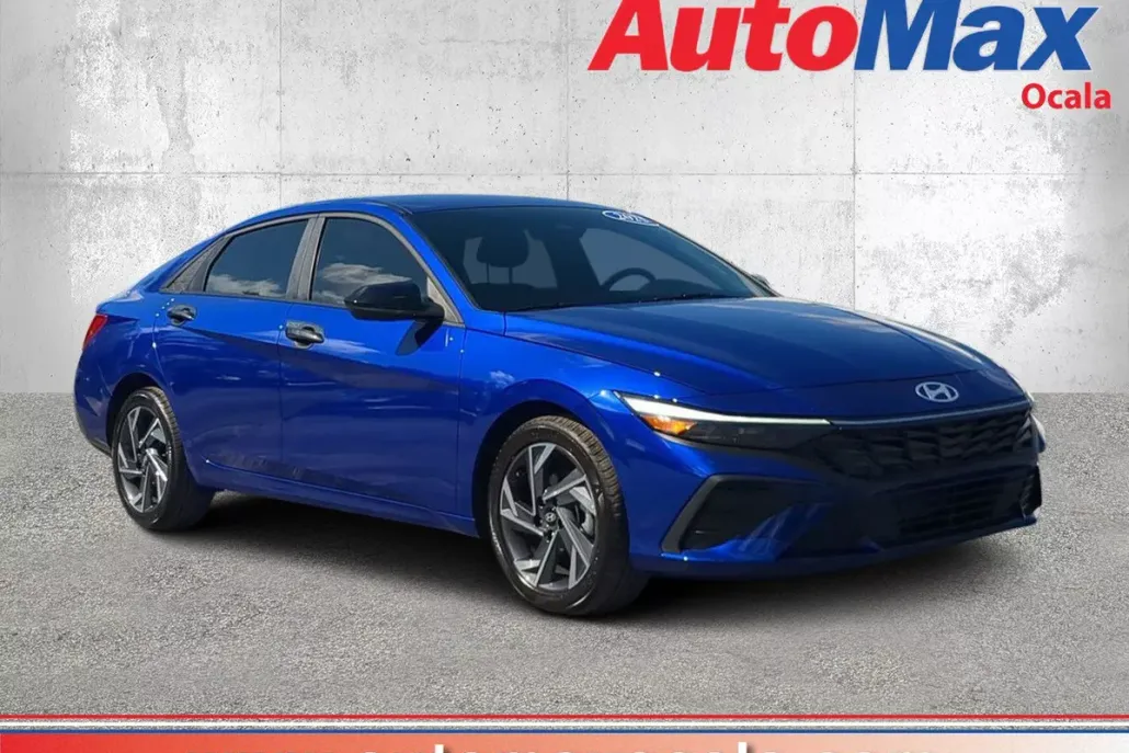 2025 Hyundai Elantra SEL Sport photo 1