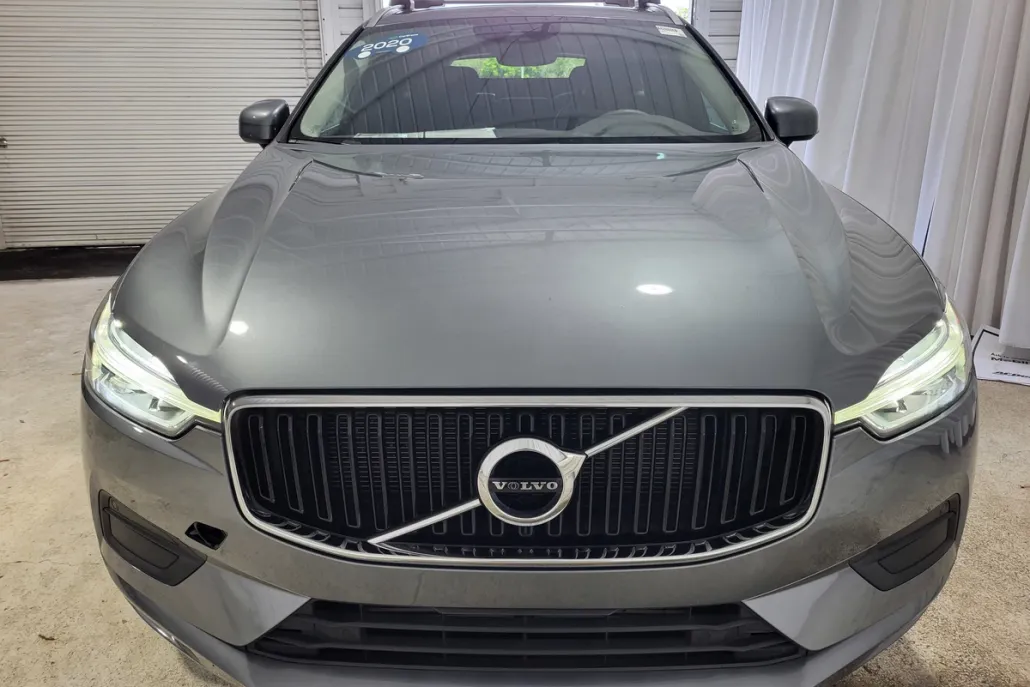 2020 Volvo XC60 T5 Momentum photo 1