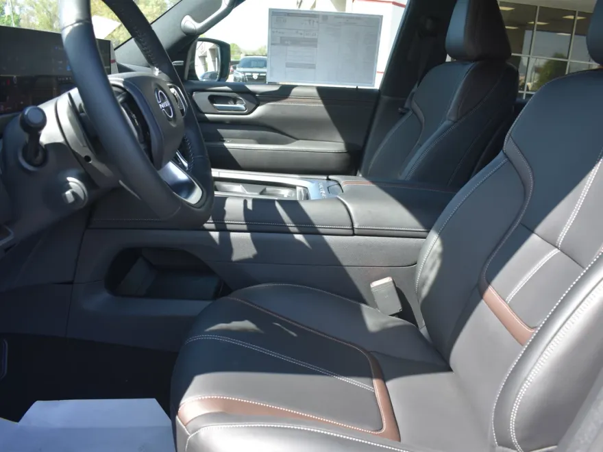 2025 Nissan Armada SL photo 1