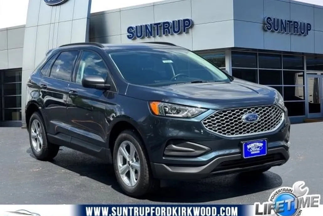 2024 Ford Edge SE photo 1