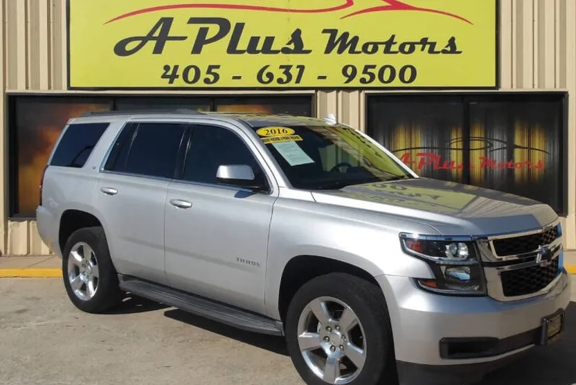 2016 Chevrolet Tahoe LT photo 1