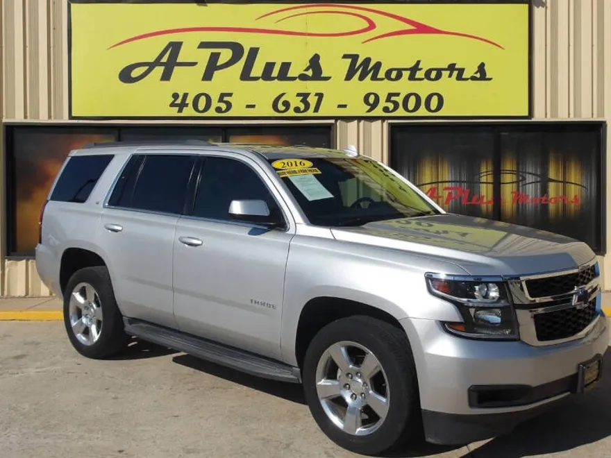 2016 Chevrolet Tahoe LT photo 1