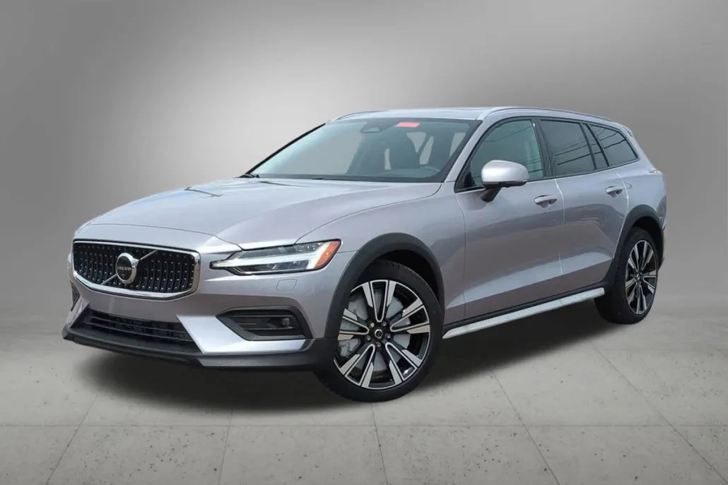 2026 Volvo V60 Cross Country B5 photo 1