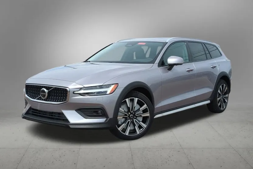 2026 Volvo V60 Cross Country B5 photo 1