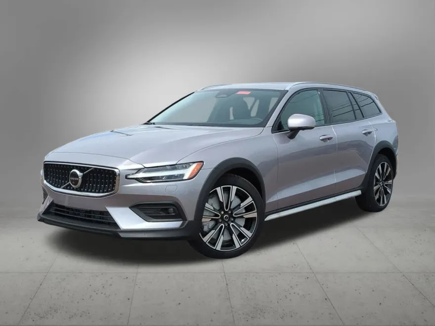 2026 Volvo V60 Cross Country B5 photo 1
