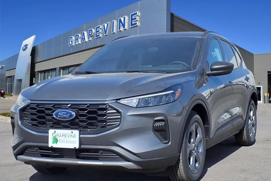 2025 Ford Escape ST-Line photo 1