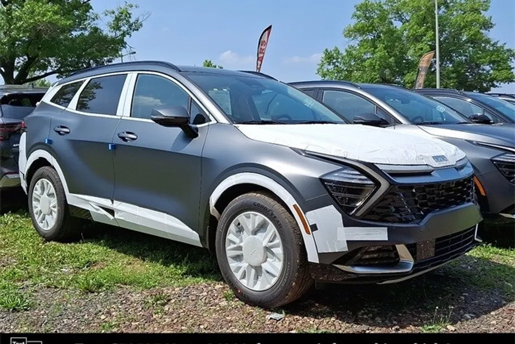 2025 Kia Sportage Hybrid photo 1