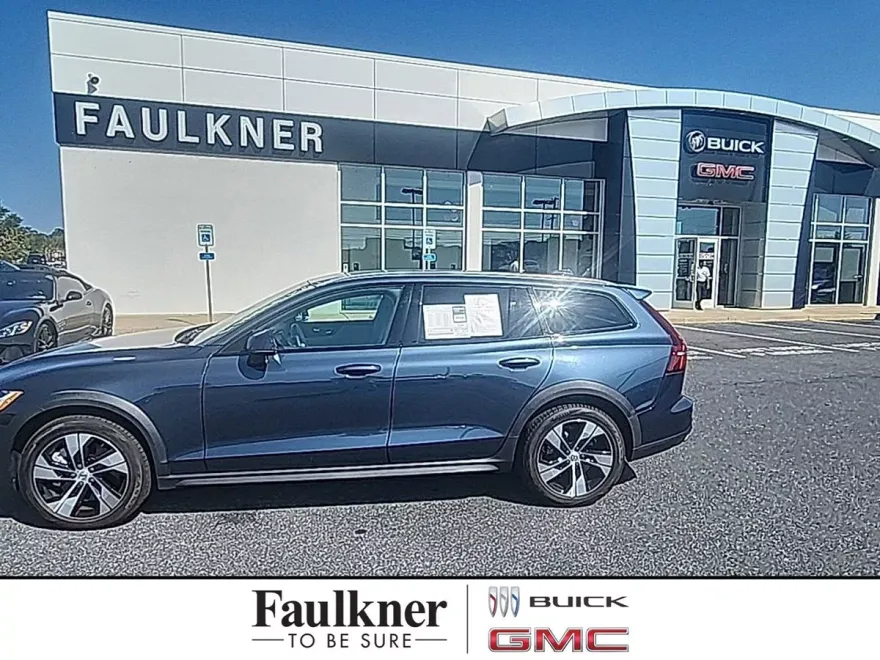 2020 Volvo V60 Cross Country T5 AWD photo 1