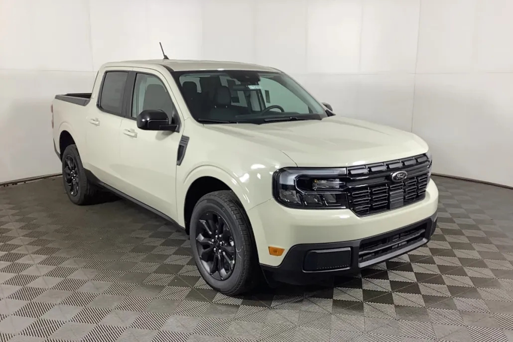 2024 Ford Maverick Lariat photo 1