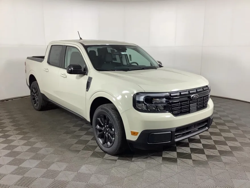 2024 Ford Maverick Lariat photo 1