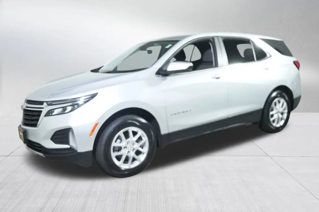 2022 Chevrolet Equinox LT photo 1