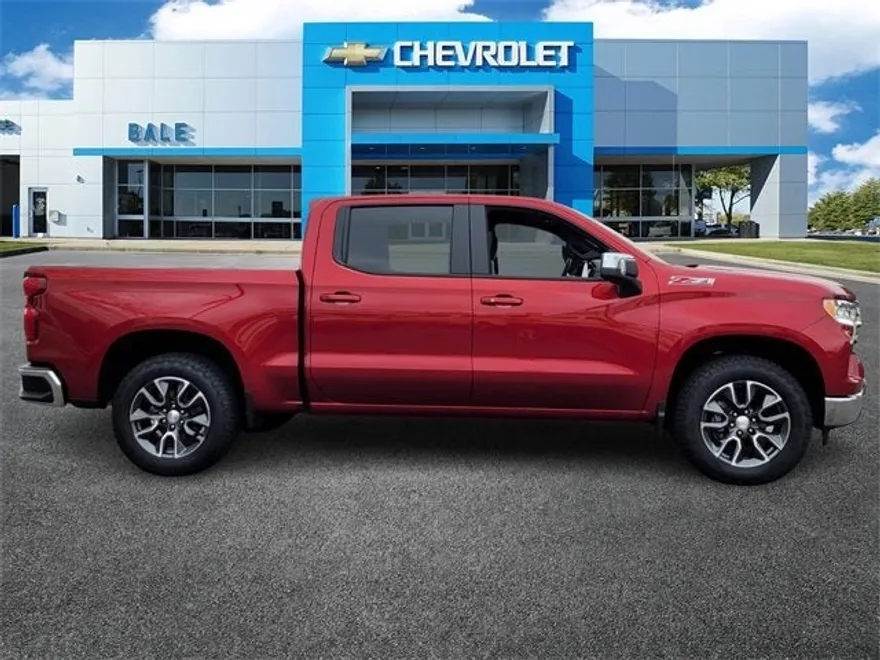 2024 Chevrolet Silverado 1500 LT photo 1