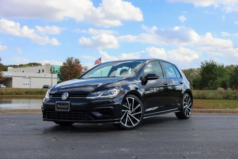 2018 Volkswagen Golf R photo 1