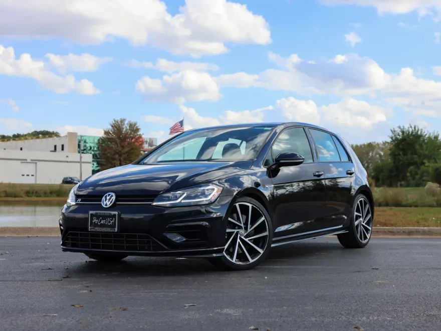 2018 Volkswagen Golf R photo 1