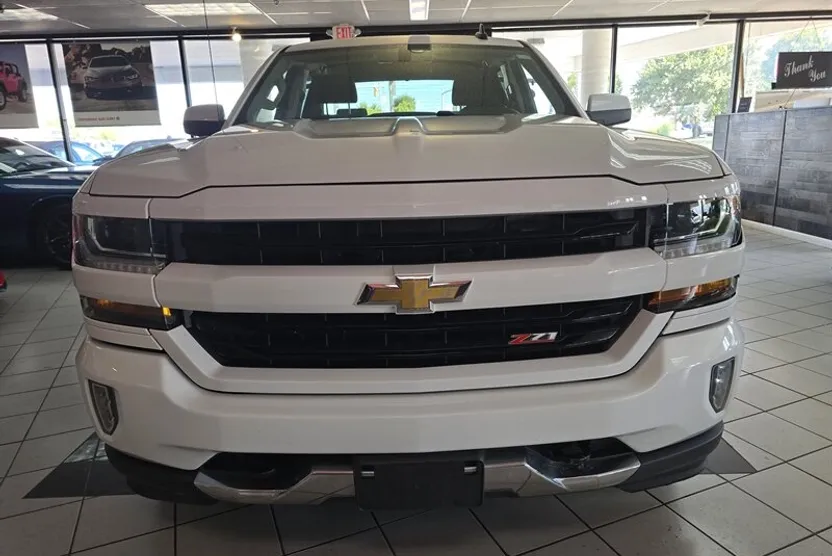 2018 Chevrolet Silverado 1500 Z71 photo 1