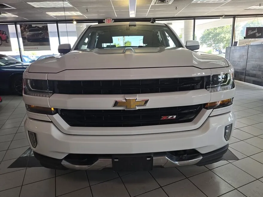 2018 Chevrolet Silverado 1500 Z71 photo 1