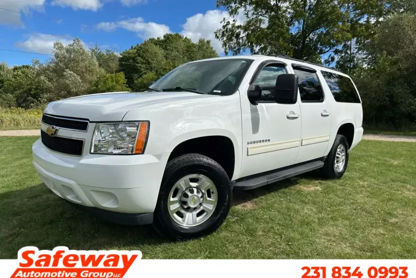 2012 Chevrolet Suburban LS photo 1