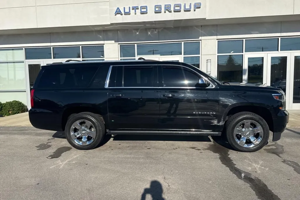 2017 Chevrolet Suburban 1500 Premier photo 1