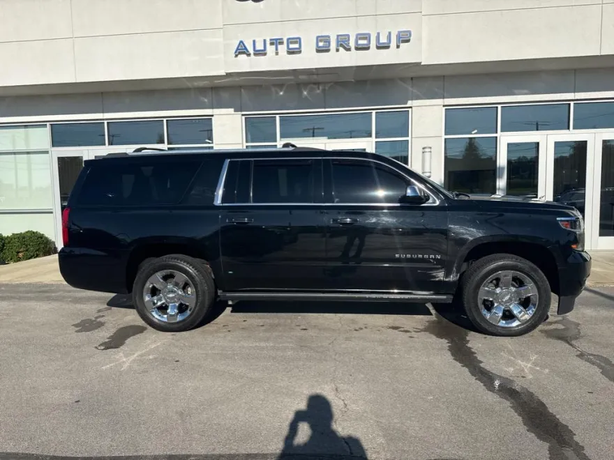 2017 Chevrolet Suburban 1500 Premier photo 1