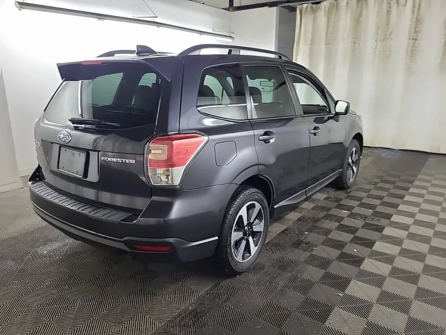 2018 Subaru Forester Premium photo 1