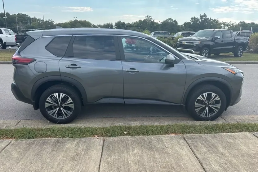 2023 Nissan Rogue SV AWD photo 1