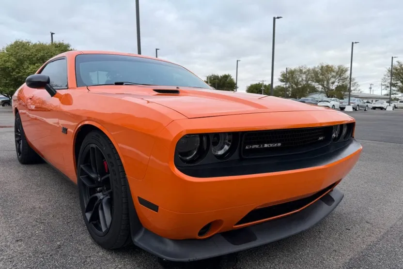 2014 Dodge Challenger SRT8 Core photo 1