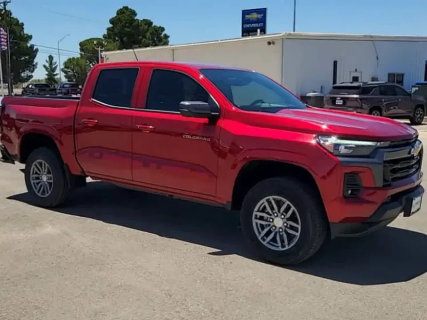 2026 Chevrolet Colorado LT photo 1