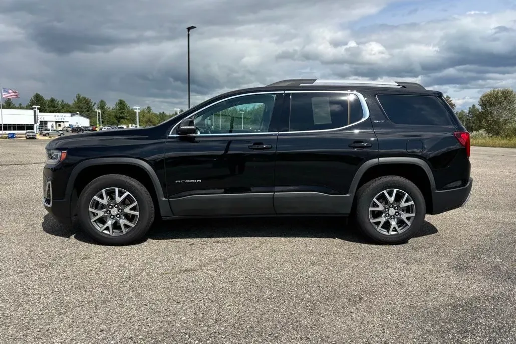 2023 Gmc Acadia SLT photo 1