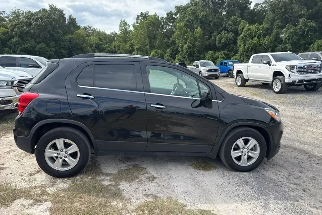 2019 Chevrolet Trax LT photo 1