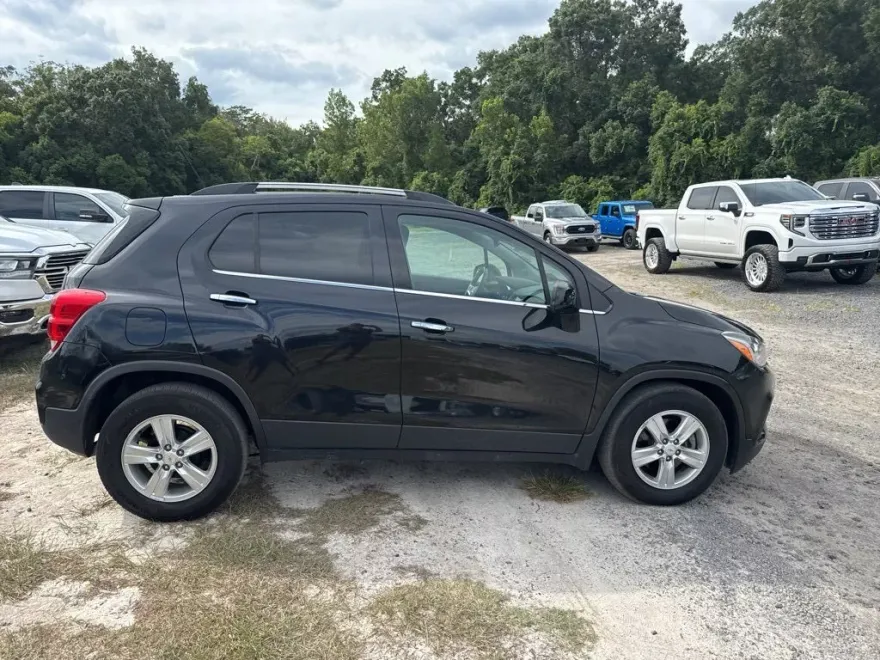 2019 Chevrolet Trax LT photo 1