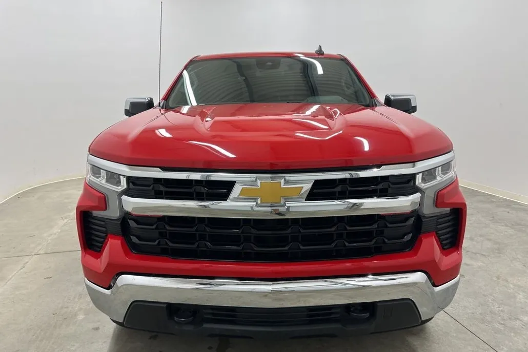 2022 Chevrolet Silverado 1500 LT photo 1