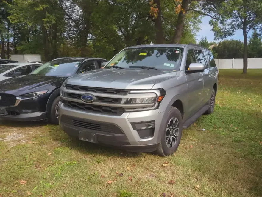 2024 Ford Expedition MAX XLT photo 1