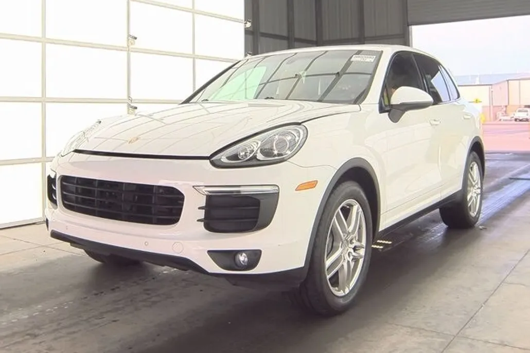 2018 Porsche Cayenne Base Platinum Edition photo 1