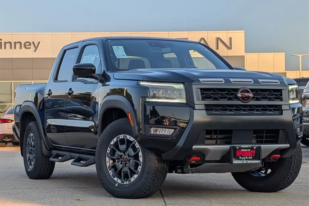 2026 Nissan Frontier photo 1