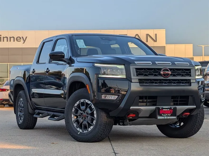 2026 Nissan Frontier photo 1