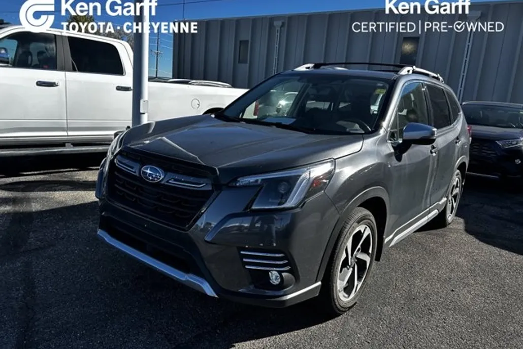 2023 Subaru Forester Touring photo 1