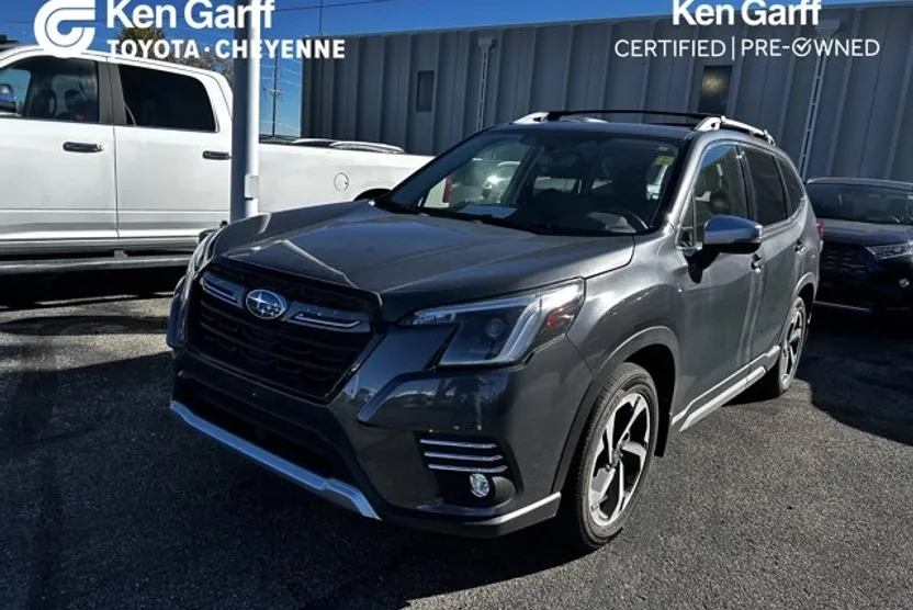 2023 Subaru Forester Touring photo 1