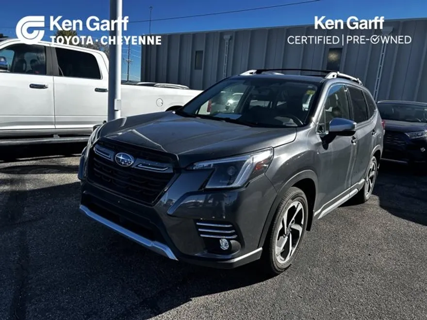 2023 Subaru Forester Touring photo 1