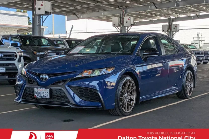 2023 Toyota Camry SE photo 1
