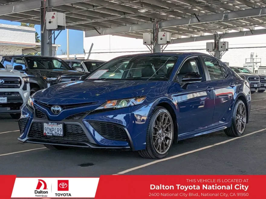 2023 Toyota Camry SE photo 1