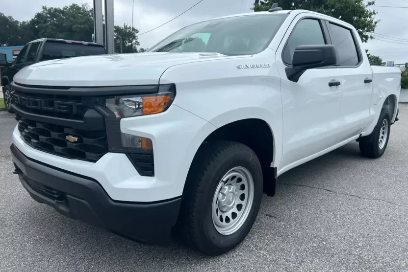2025 Chevrolet Silverado 1500 photo 1