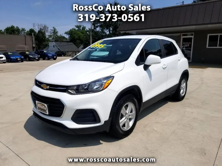 2021 Chevrolet Trax LS photo 1