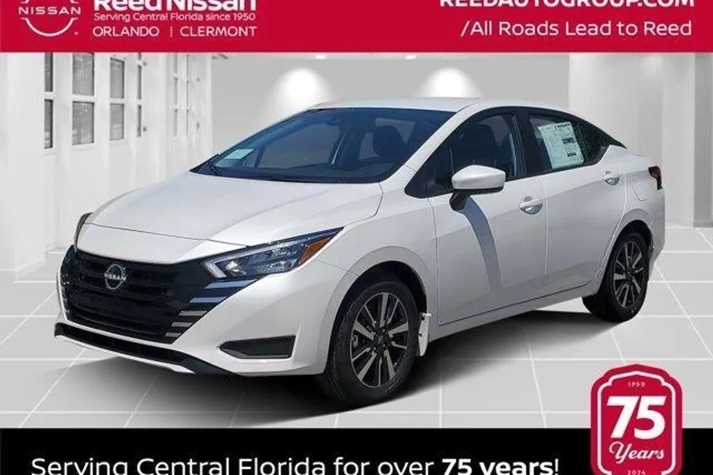 2025 Nissan Versa SV photo 1