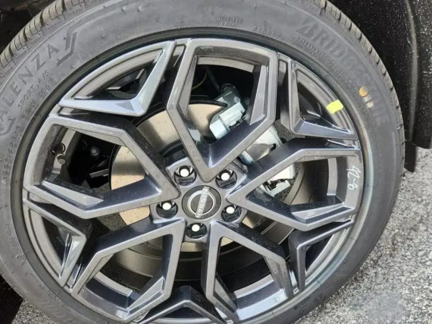 2026 Nissan Kicks SR photo 1