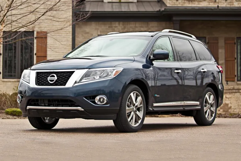 2014 Nissan Pathfinder SL photo 1