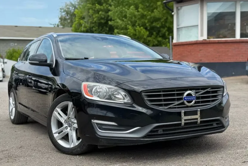 2015 Volvo V60 T5 Premier photo 1